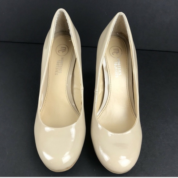 Mootsie Tootsies Moideal Tan/Beige Patent Pumps - Picture 5 of 7